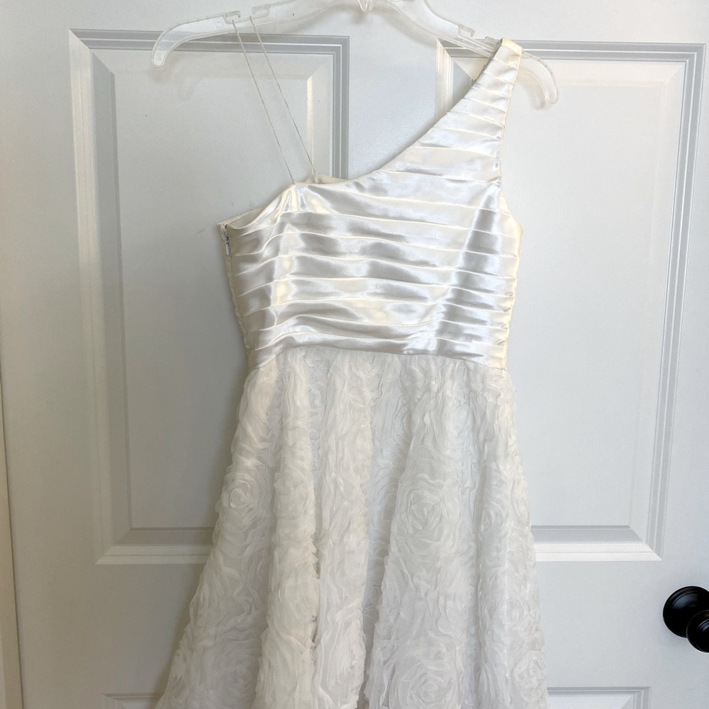White One Shoulder Mini Dress - Picture 5 of 5